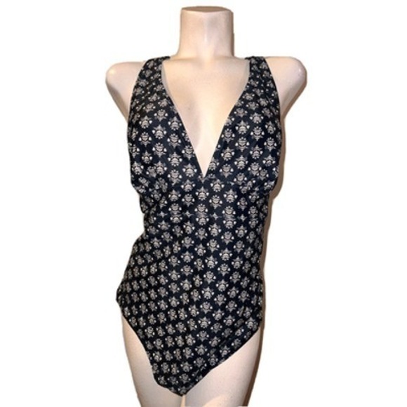 Old Navy Other - New Old Navy Women's Black White Floral Print One Piece V-neck Swimsuit Size XXL
